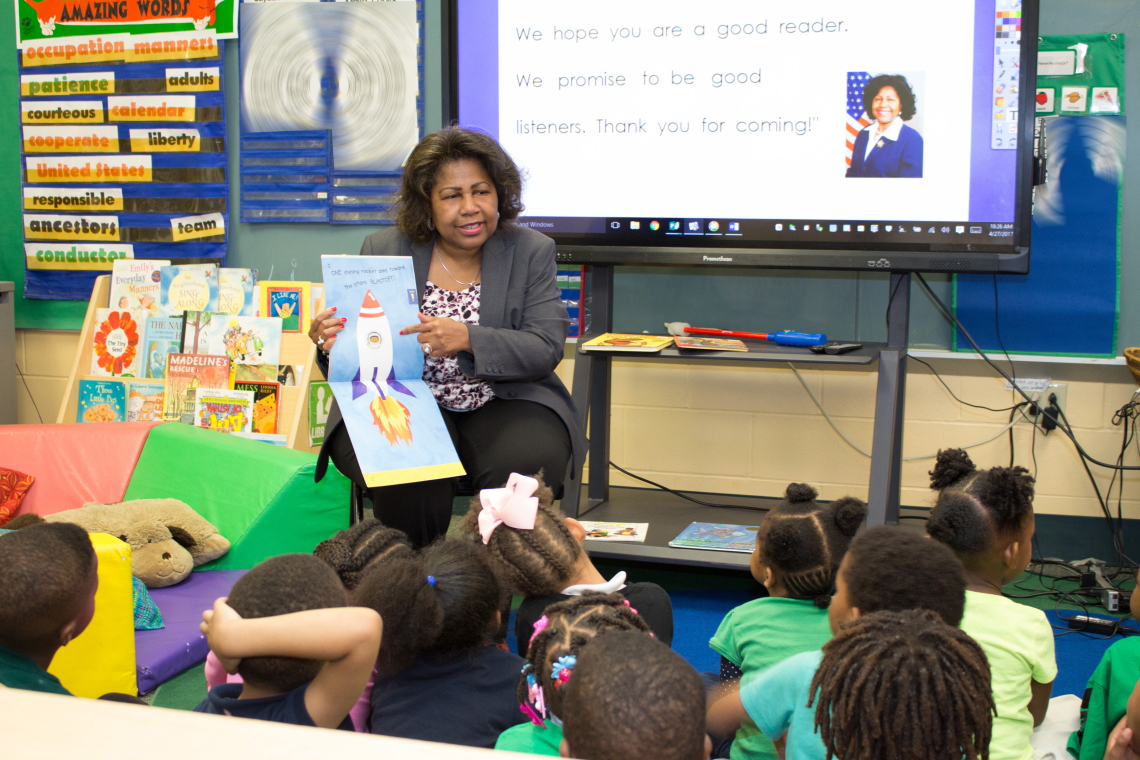 Comptroller Darlene Green reads to preschool students at Lexington Elementary during Week of the Young Child, April 27, 2017.