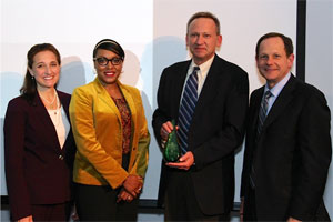 Doug-Thaman-and-Amber-Simpson-accepting-on-behalf-of-Missouri-Charter-Public-School-Association