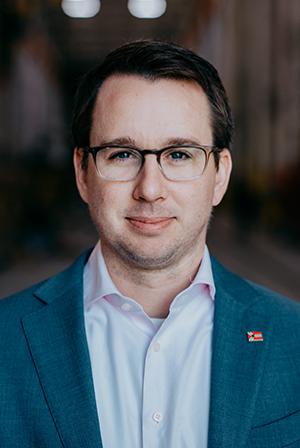 Stephen Davis headshot