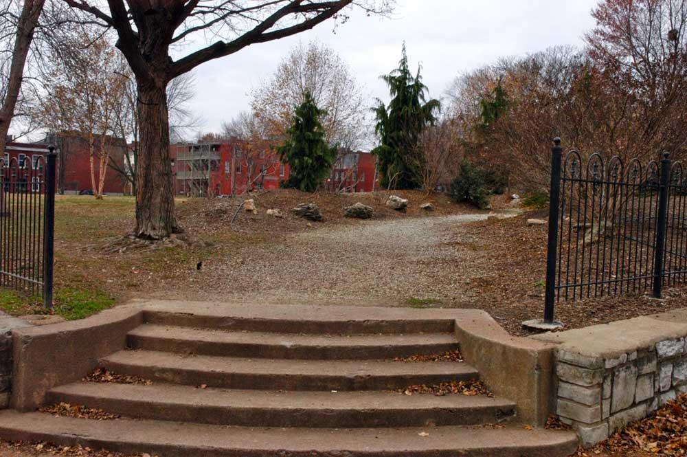 Entrance stairs to Pontiac Square Park