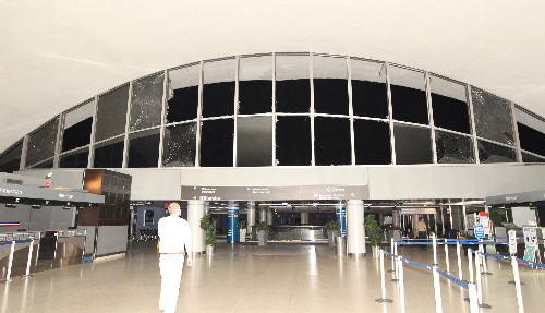 Tornado hits St. Louis airport