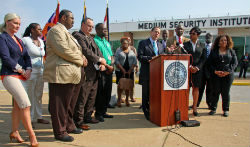 Mayor Francis Slay at podium announcing new From Prison to Prosperity Initiative Sept. 8, 2015