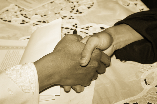 Shaking Hands_Programmatic Agree_500px_bw