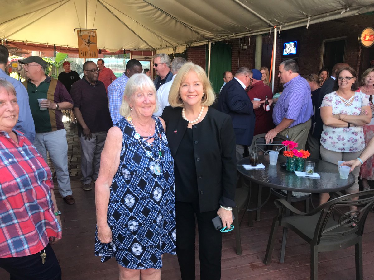 Mayor Lyda Krewson (r) congratulates Ann Chance on her retirement.