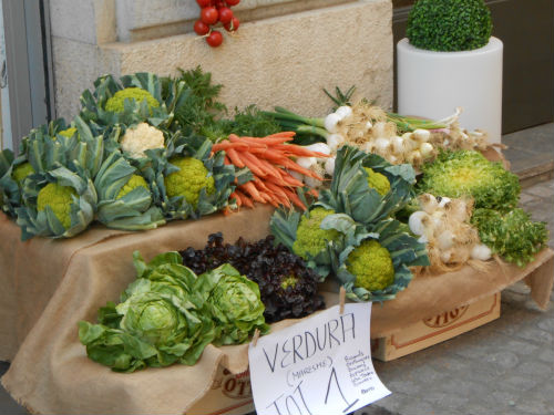 Sidewalk food stall in Spain