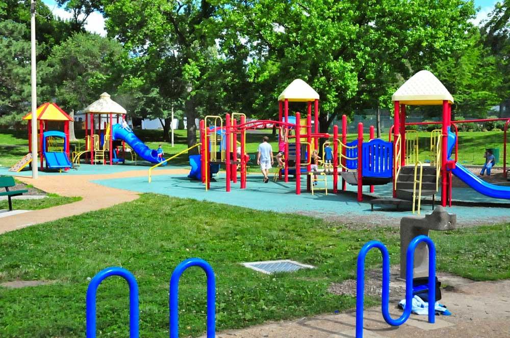 Lindenwood Park Playground Lindenwood Park City of St. Louis Parks